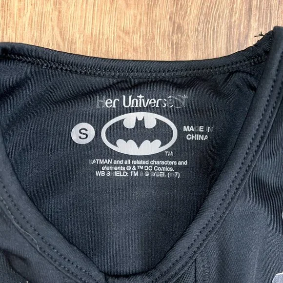 DC by Her Universe Batman Black Sports Bra Workout Sz S - Picture 3 of 7